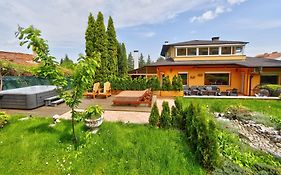 Villa Boyana City & Relax With Hot Jacuzzi And Sauna By Bookvillabg